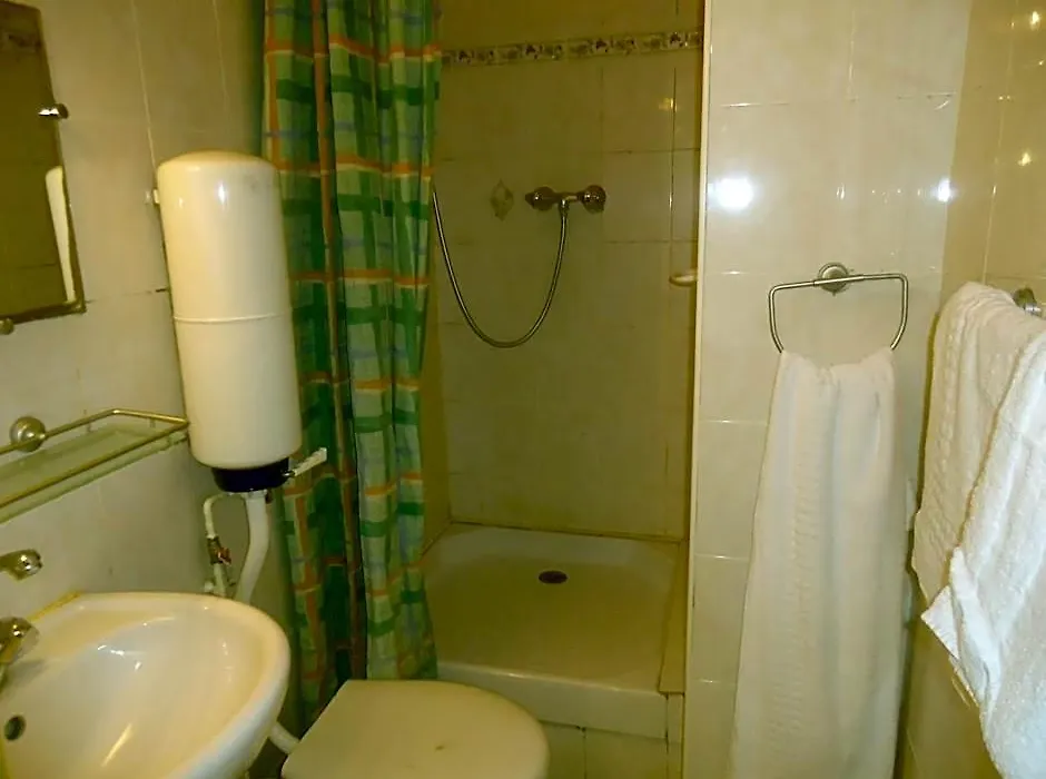 Hotel Des Belges-1